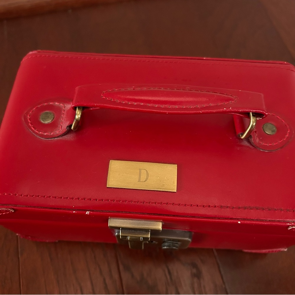 Red Lockable Jewelry Box w/ Mirror Travel Case Insert Key & Velvet Compartments - Picture 10 of 15